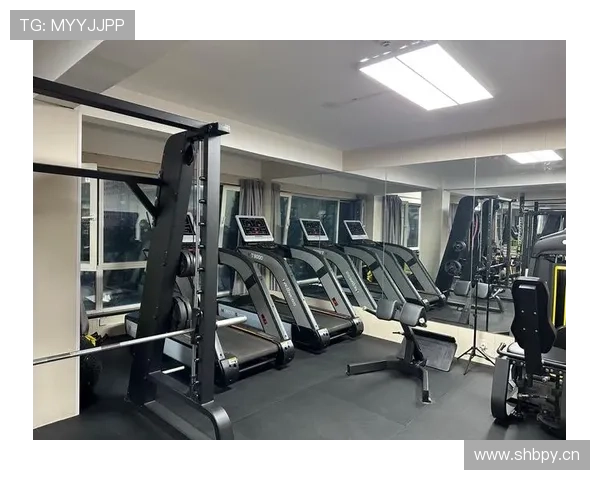 辛德胡家里健身房配得像私教工作室,刷到图那刻觉得自己活成了笑话 辛德胡家里健身房配得像私教工作室,刷到图那刻觉得自己活成了笑话